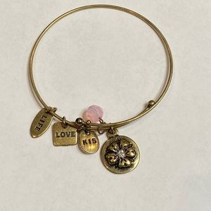 Kis Mom Flower Charm Bangle Bracelet Gold